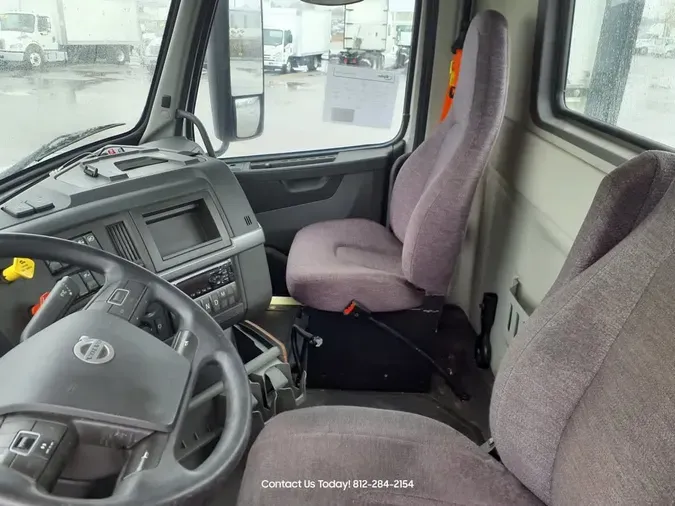 2020 VOLVO VNL64T-300