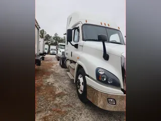 2017 FREIGHTLINER/MERCEDES CASCADIA 125