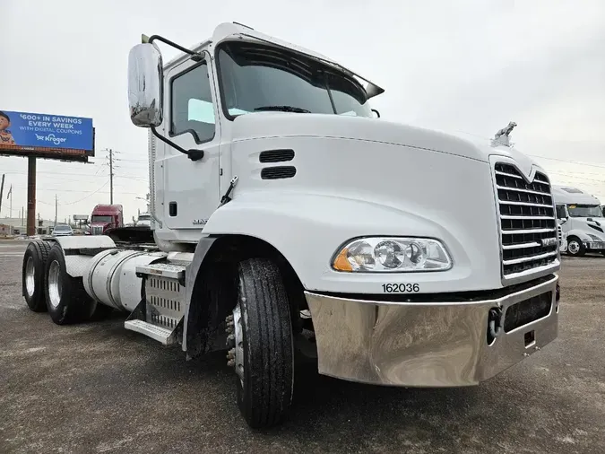 2016 MACK CXU613