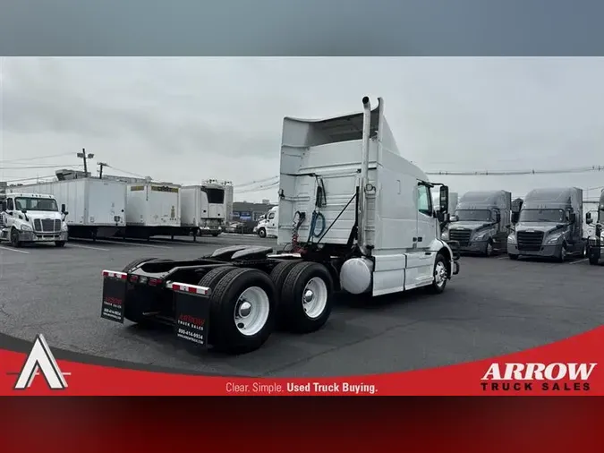 2020 VOLVO VNR640