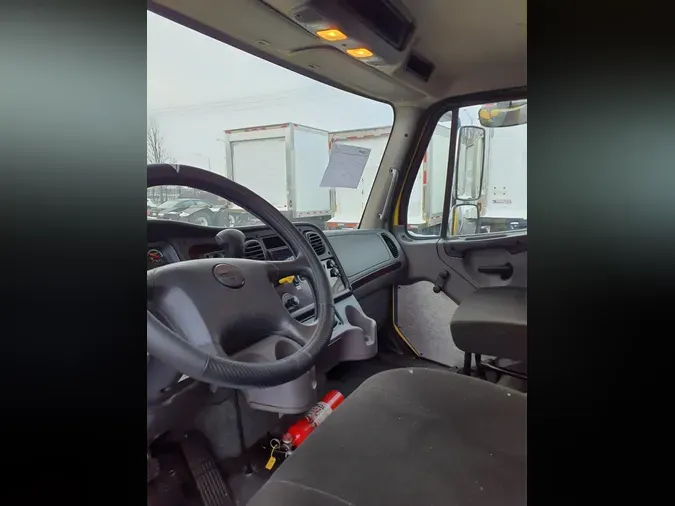 2016 FREIGHTLINER/MERCEDES M2 106