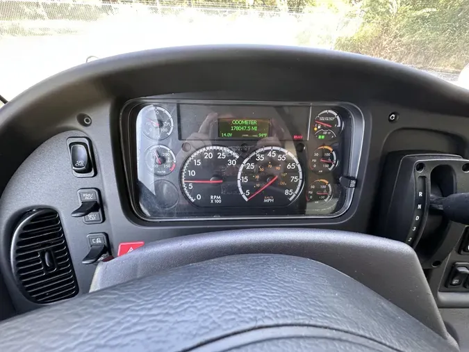 2019 Freightliner Business Class M2 106
