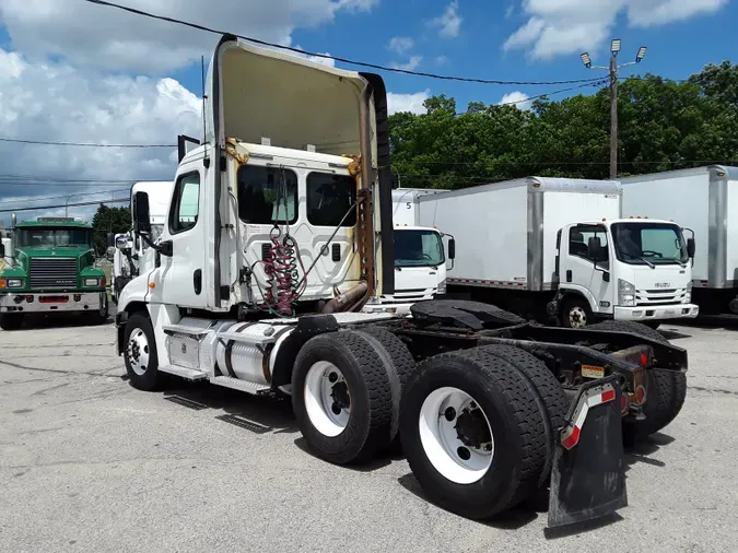 2015 FREIGHTLINER/MERCEDES CASCADIA 125