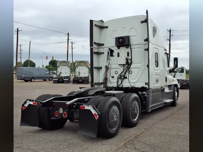 2020 FREIGHTLINER/MERCEDES CASCADIA 125