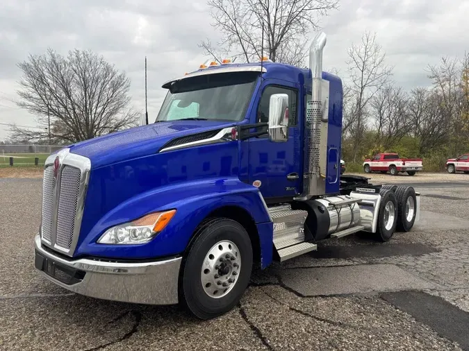 2025 Kenworth T680