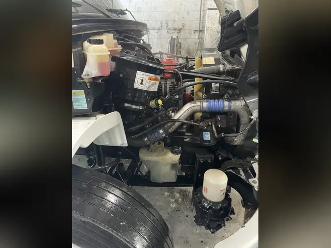 2017 FREIGHTLINER M2 106