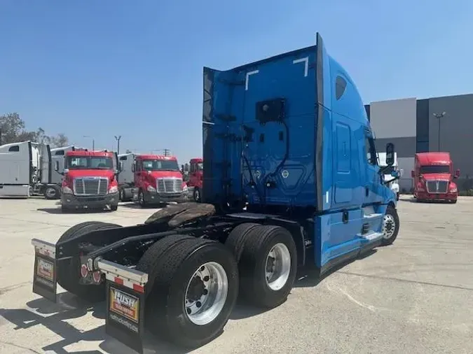 2022 Freightliner Cascadia