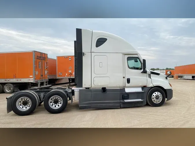 2023 Freightliner Cascadia 12691f2619606f3379ceaad3a14fbfbccb1