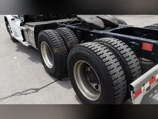 2018 Volvo VNL300
