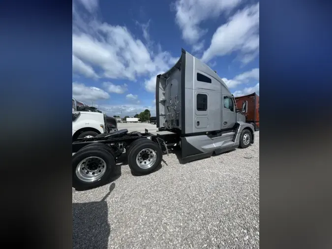 2025 Kenworth T680