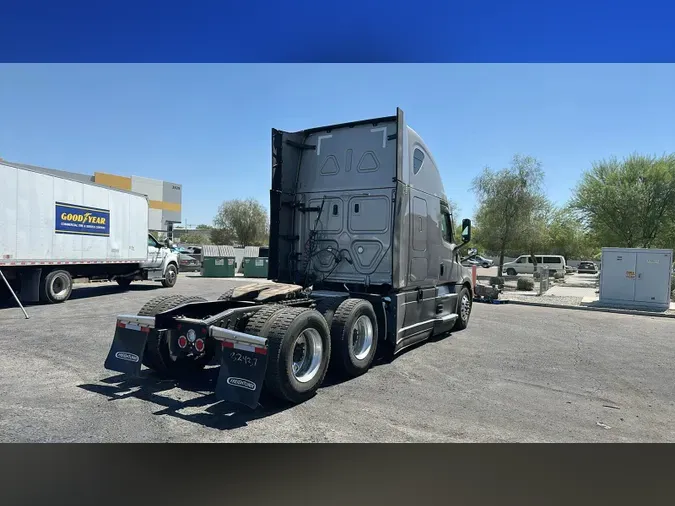 2024 Freightliner Cascadia 126