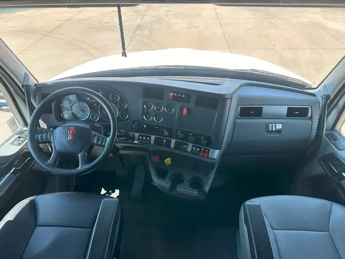 2020 KENWORTH T880