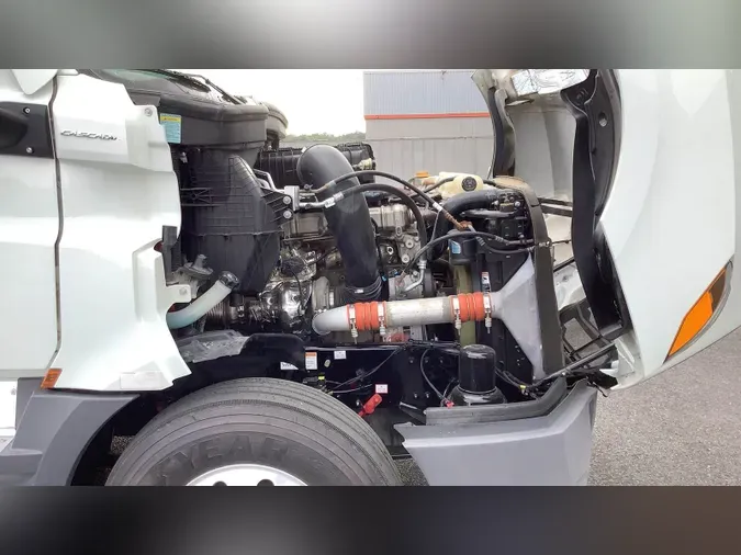 2022 Freightliner Cascadia 126