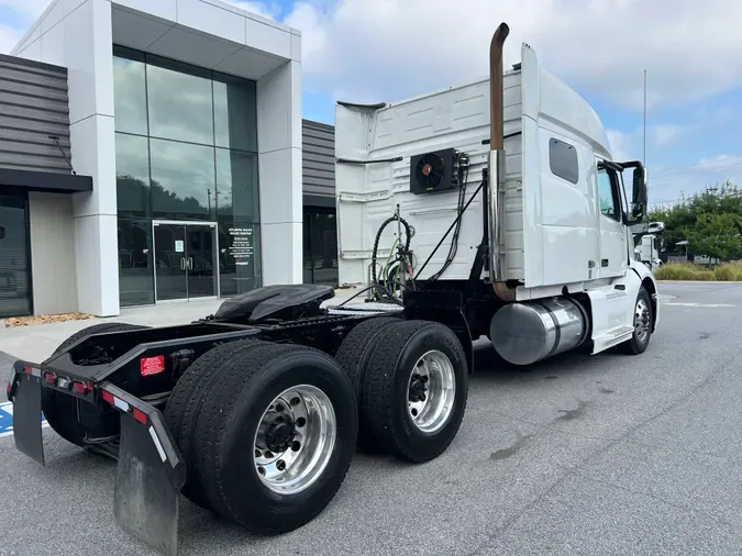 2019 Volvo VNL64T740