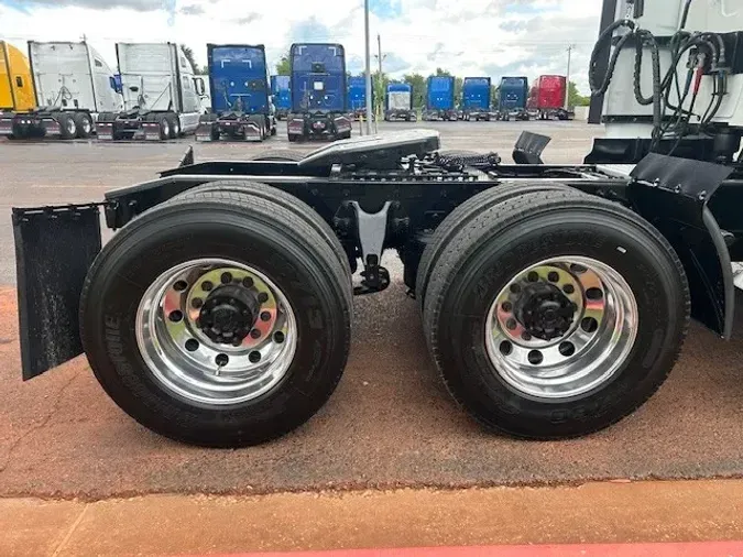 2019 INTERNATIONAL LT