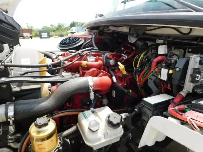 2018 Freightliner M2 106
