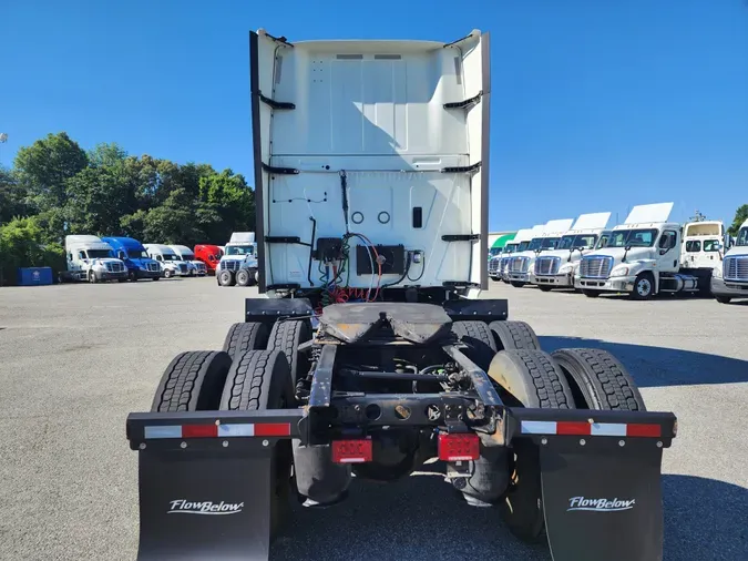 2019 NAVISTAR INTERNATIONAL LT625 SLPR CAB