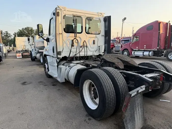 2016 FREIGHTLINER CASCADIA 113920cd9df302798c5044288fe0042436f