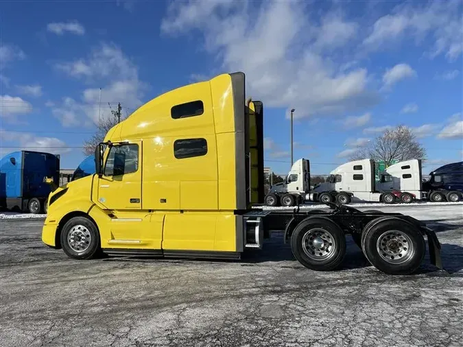 2021 VOLVO VNL64T760