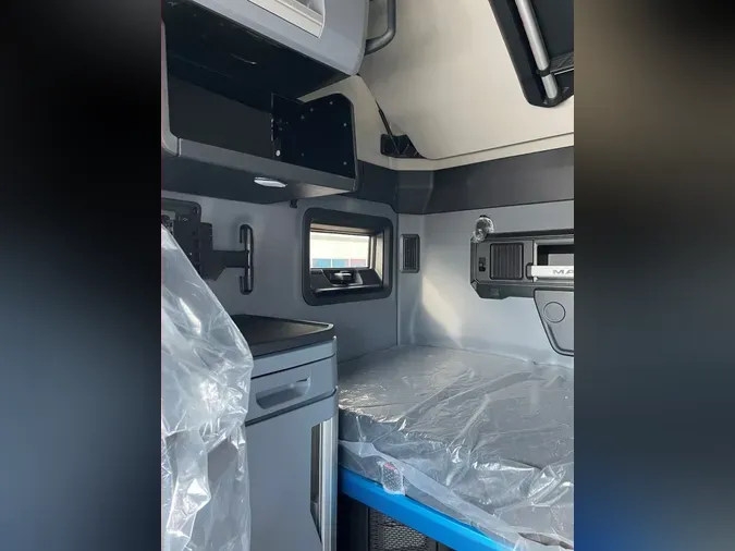 2026 MACK Pioneer 76" High Roof920e9c6fe1e32945b80fd7fe3c9426ef