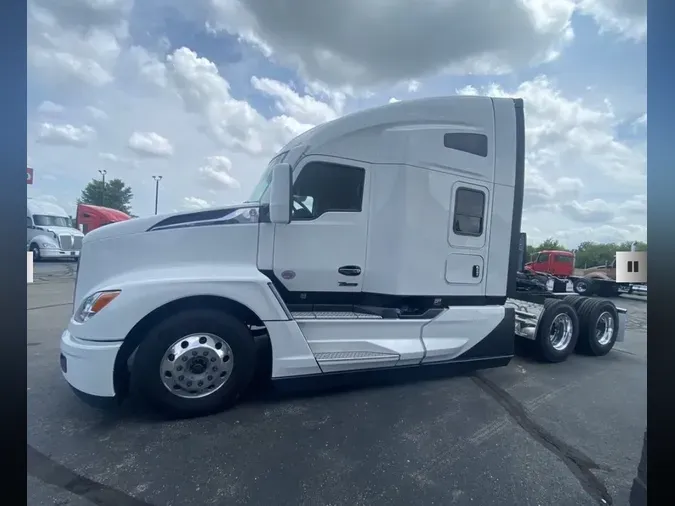 2025 Kenworth T680