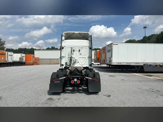 2019 Freightliner Cascadia 126