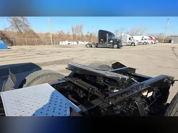 2020 FREIGHTLINER CA116