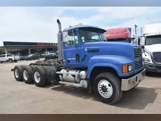 2001 MACK CH613