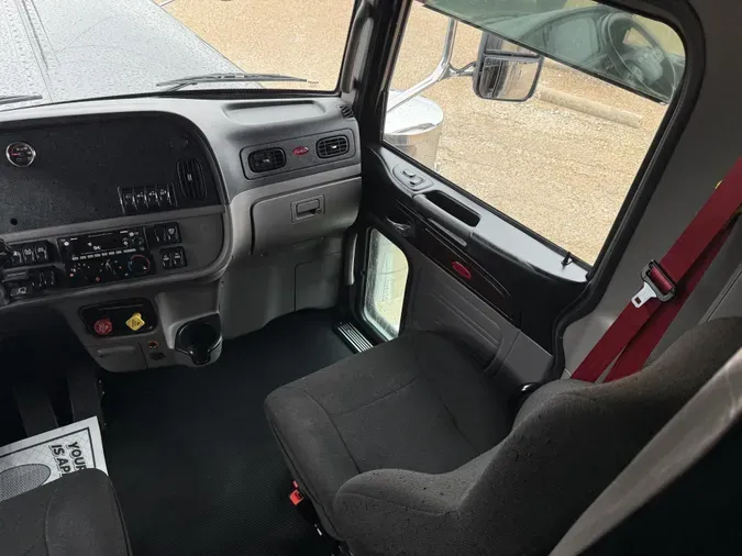 2022 Peterbilt 389