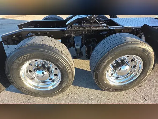 2020 FREIGHTLINER CA116