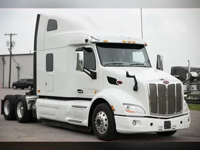 2022 PETERBILT 579