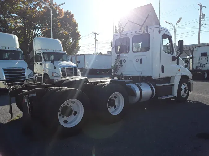 2018 FREIGHTLINER/MERCEDES CASCADIA 125