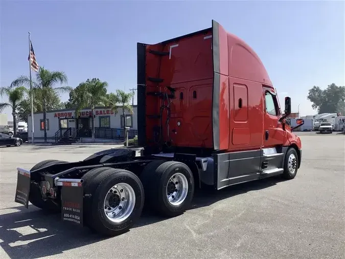 2021 FREIGHTLINER CASCADEVO1