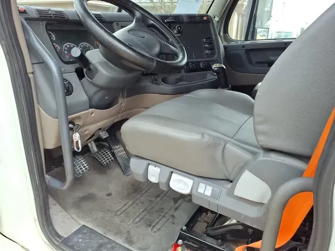 2020 FREIGHTLINER/MERCEDES CASCADIA 125