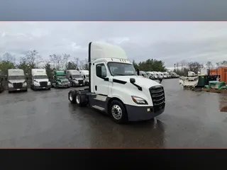 2019 Freightliner Cascadia 126