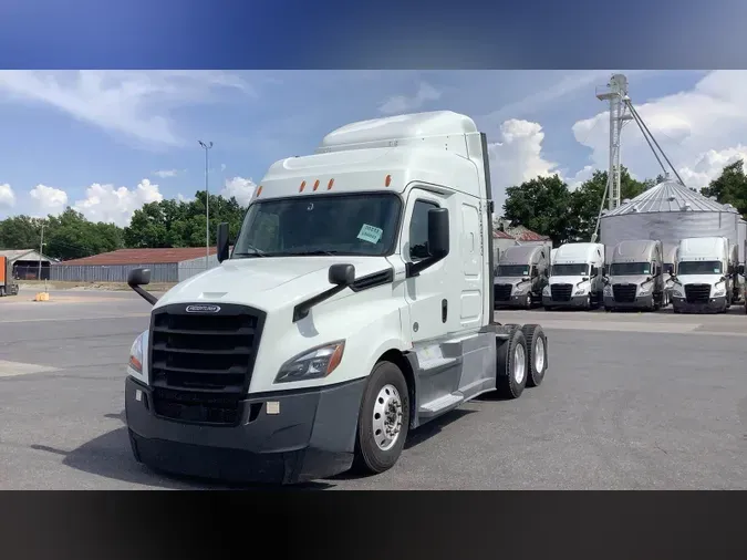 2020 Freightliner Cascadia 126