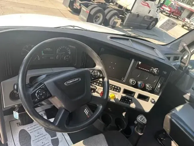 2021 Freightliner Cascadia