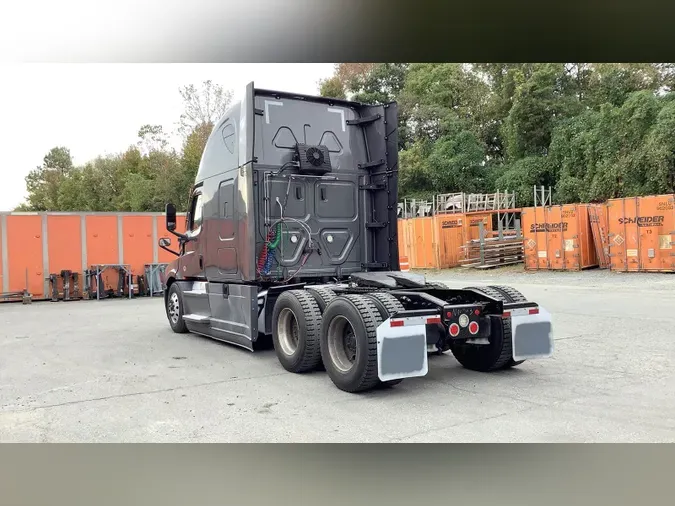 2022 Freightliner Cascadia 126922942c616602d25ce606292979cd904