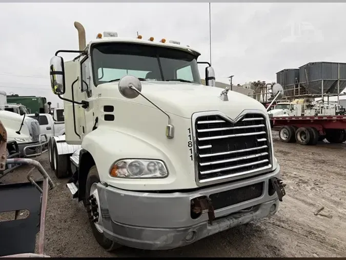2015 MACK PINNACLE CXU613