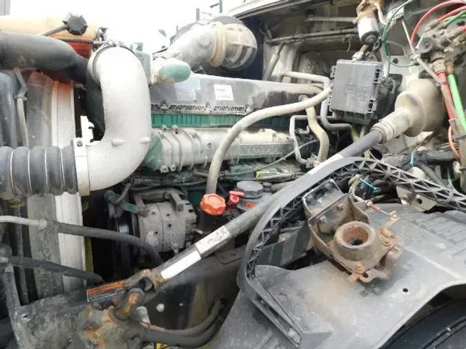 2015 Volvo VNL
