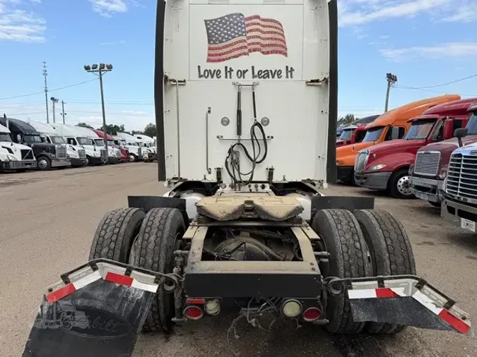 2012 PETERBILT 587