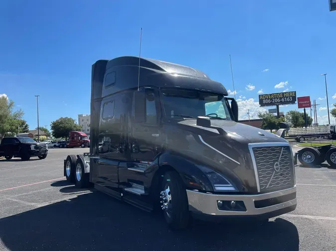 2025 VOLVO VNL64T860