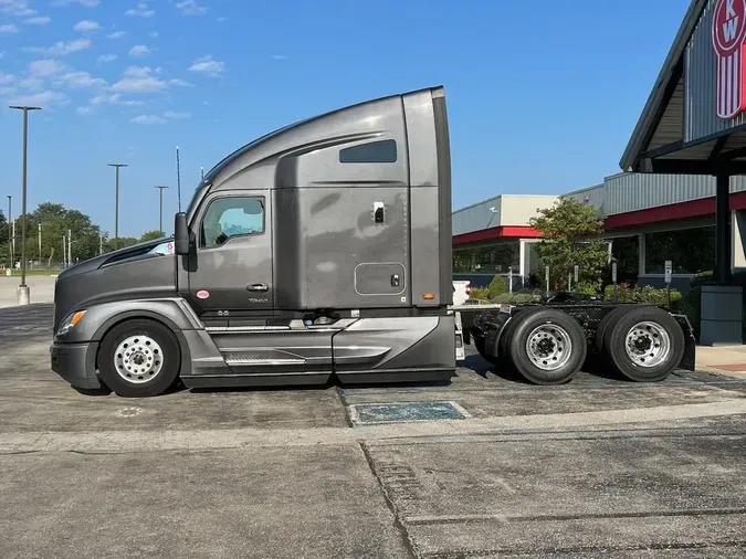 2025 Kenworth T680