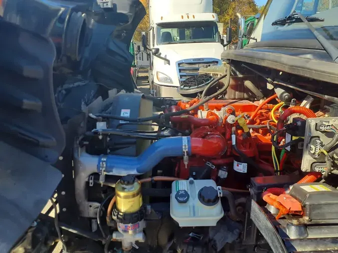 2019 FREIGHTLINER/MERCEDES M2 106