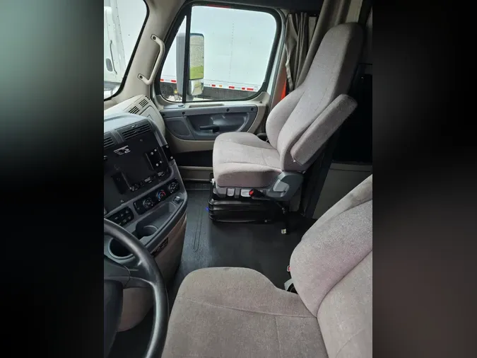 2019 FREIGHTLINER CASCADIA 125