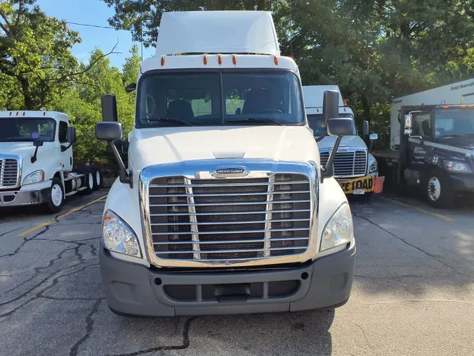 2016 FREIGHTLINER/MERCEDES CASCADIA 125