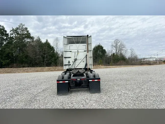 2016 Volvo VNL 740