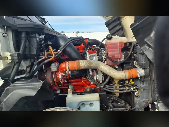 2020 NAVISTAR INTERNATIONAL LT625 SLPR CAB