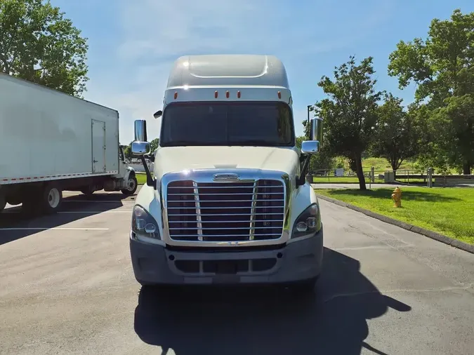 2020 FREIGHTLINER/MERCEDES CASCADIA 125