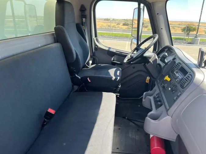 2019 Freightliner Business Class M2 106